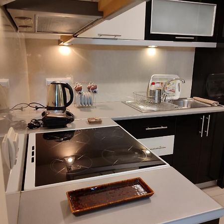 Adam Apartments Σαράντα Εξωτερικό φωτογραφία