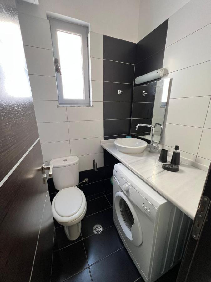 Adam Apartments Σαράντα Εξωτερικό φωτογραφία