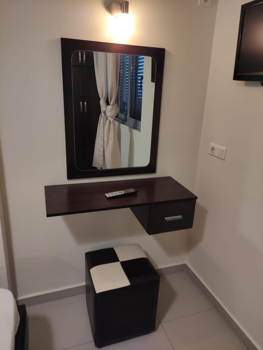 Adam Apartments Σαράντα Εξωτερικό φωτογραφία