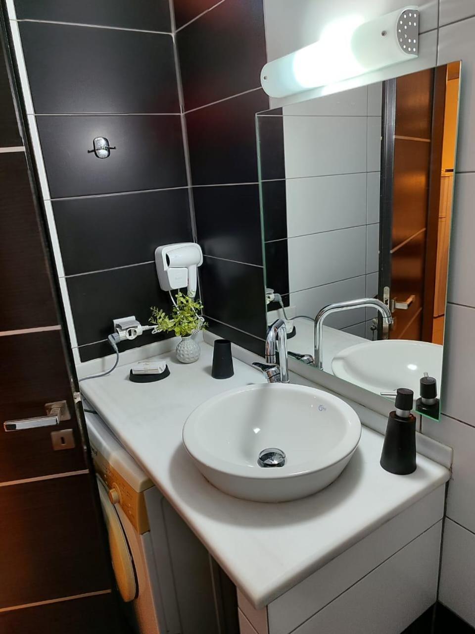 Adam Apartments Σαράντα Εξωτερικό φωτογραφία