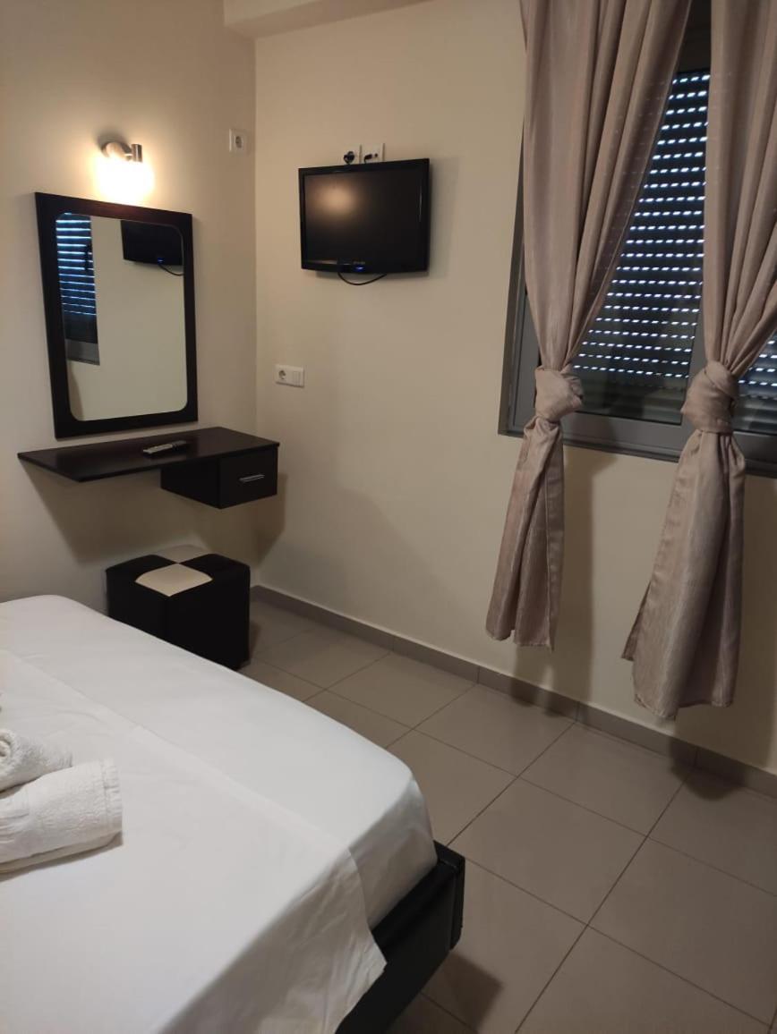 Adam Apartments Σαράντα Εξωτερικό φωτογραφία