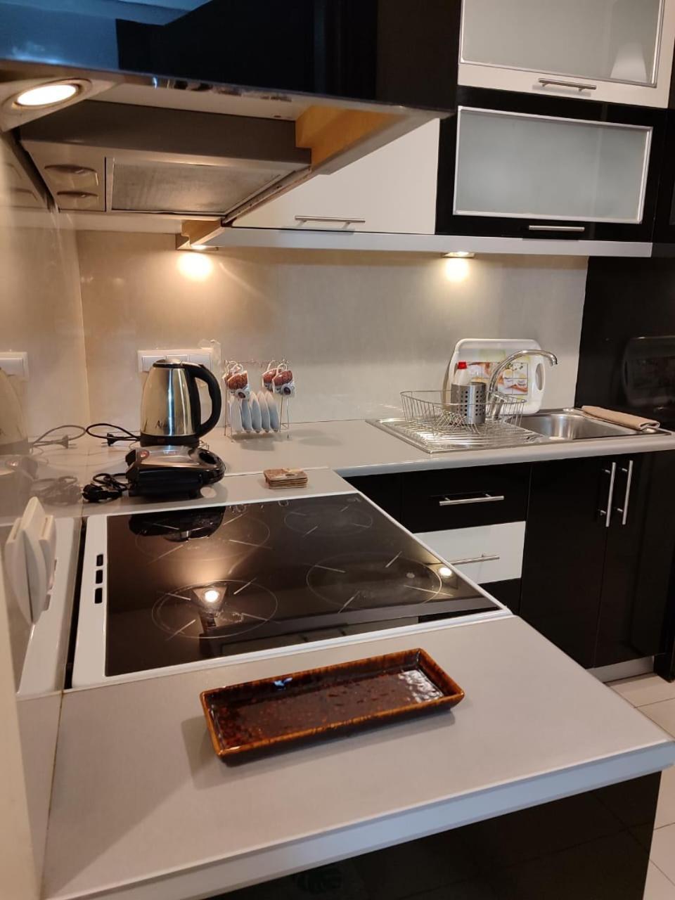 Adam Apartments Σαράντα Εξωτερικό φωτογραφία